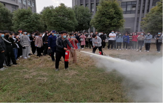 我院顺利开展”落实消防责任  防范安全风险”消防知识专题培训(图5)